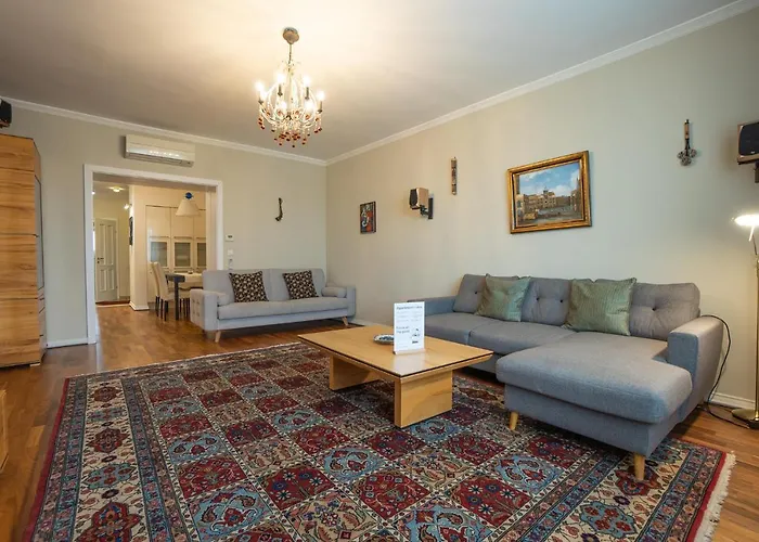 With A Balcony - 15 Min To City Center Apartamento Viena