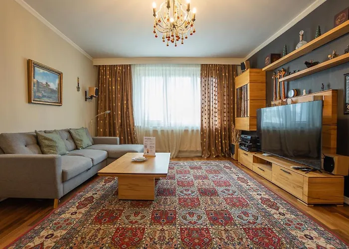 With A Balcony - 15 Min To City Center Apartamento *