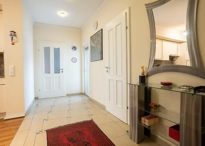 With A Balcony - 15 Min To City Center Apartamento *
