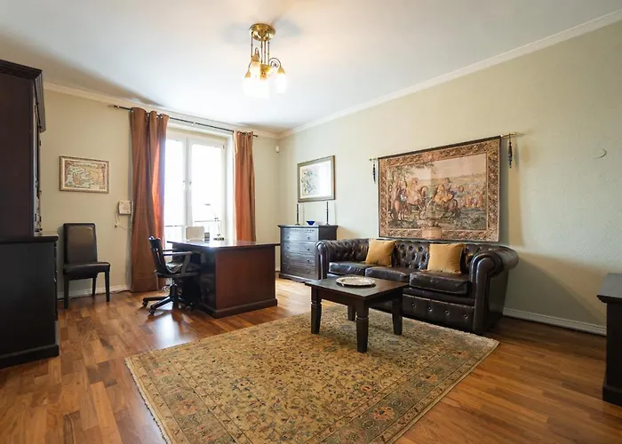 With A Balcony - 15 Min To City Center Viena