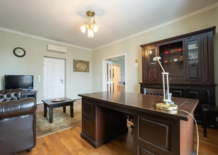 With A Balcony - 15 Min To City Center Apartamento *