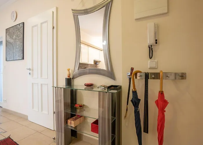 With A Balcony - 15 Min To City Center Apartamento Viena