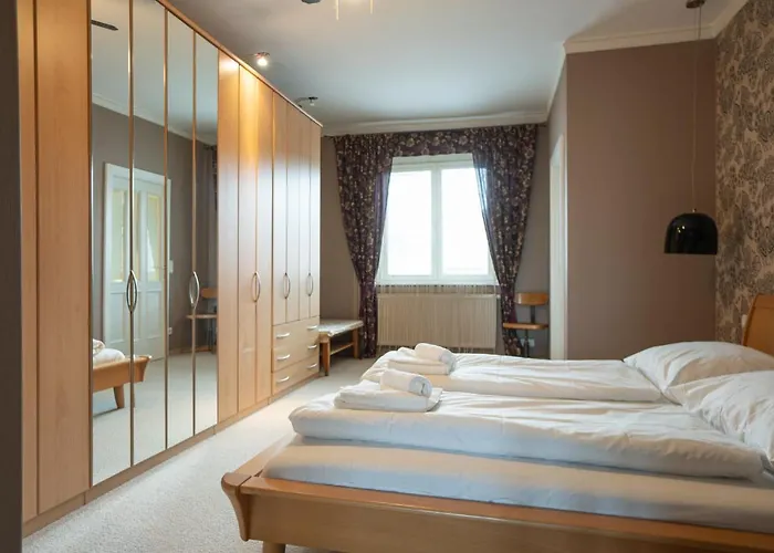 With A Balcony - 15 Min To City Center