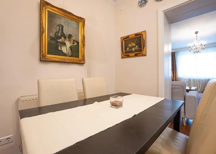 With A Balcony - 15 Min To City Center Viena