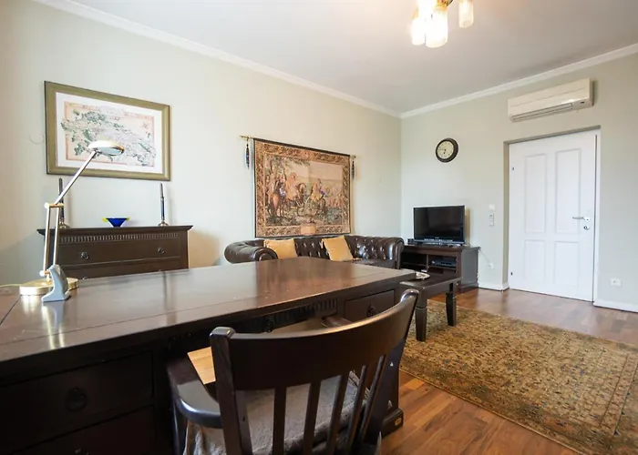 With A Balcony - 15 Min To City Center Apartamento *